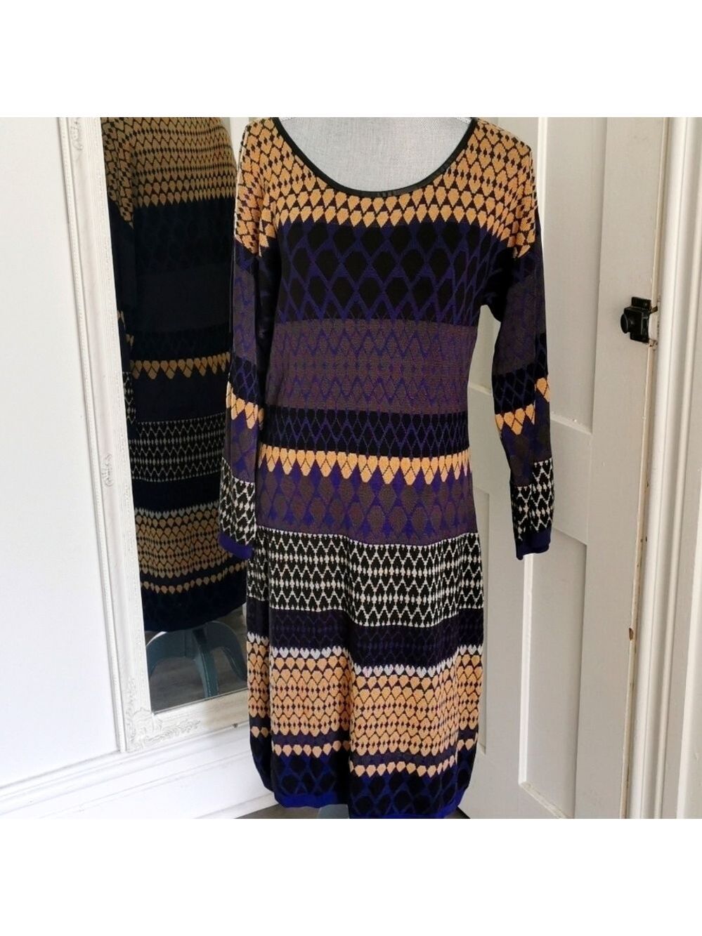 Laundry by Shelli Segal knit sweater. Size   large. EUC